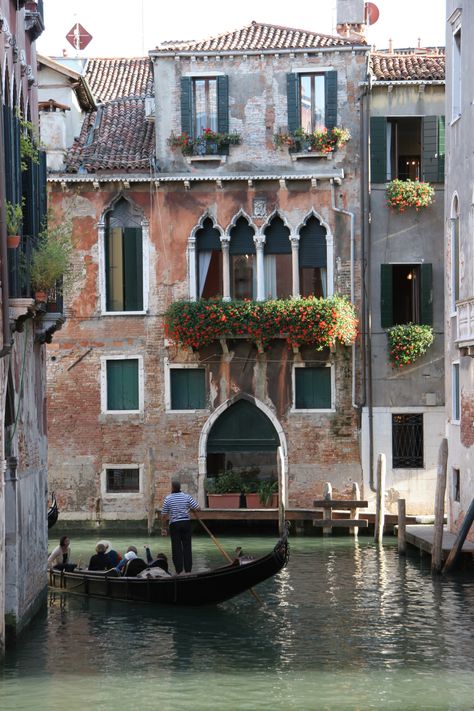 Venice Interior, Venice Buildings, Venice Italy Photography, Venice House, Venice Architecture, Venice Painting, Building Front, Canal House, Italy Photography