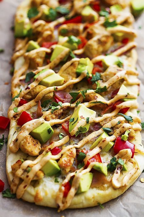 California Chicken Flatbread with Chipotle Ranch Sauce Southwest Chicken Flatbread, California Flatbread Pizza, Cold Flatbread Recipes, Rotisserie Chicken Flatbread Recipes, Chicken Tikka Flatbread, Mexican Flatbread Recipes, Nan Flatbread Recipes, Grilled Chicken Flatbread, Chicken Fajita Flatbread