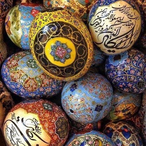 the #Nowruz egg Nowruz Crafts, Small Outdoor Wedding, Small Beach Weddings, Calligraphy Doodles, Decorated Eggs, Smallest Wedding Venue, Fantasy Art Dolls, Persian Art, Iranian Art