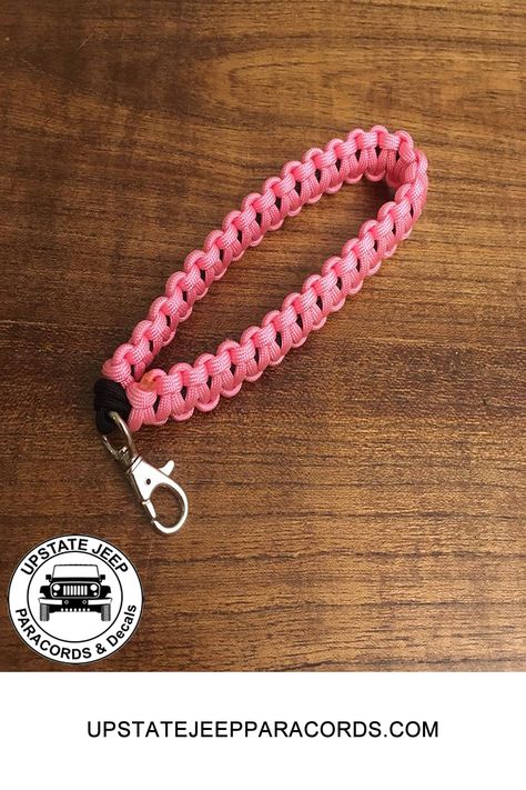 Looking for a way to hold your keys? This super cute keyring wristlet holder can be any of your favorite colors. Its comfortable soft paracord wraps around your wrist and securely sits in you hands. The cute swivel hook clasp allows one key or a lot of keys to clip to it. #Wristlets #Keychains # Paracord Wristlet Keychain Diy, Knots Keychain, Paracord Wristlet, Knot Keychain, Paracord Projects Diy, Paracord Bracelet Patterns, Paracord Crafts, Paracord Bracelet Diy, Paracord Diy