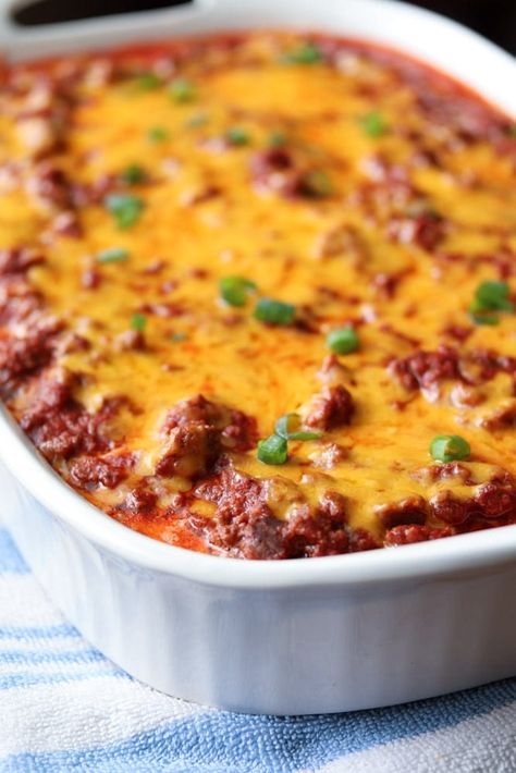 Low Carb Sour Cream Beef Bake Sour Cream Beef Bake, Beef Bake, Creamed Beef, Recipes With Ground Beef, Low Carb Casseroles, Keto Casserole, Poutine, Idee Pasto Sano, Beef Casserole