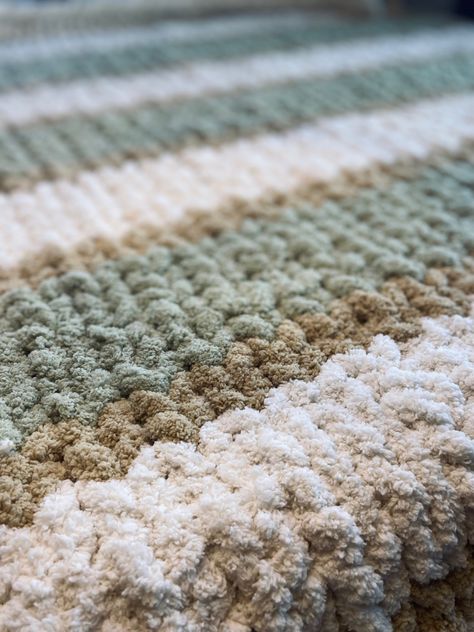 Hand Crochet Blanket Chunky, Chunky Knit Blanket Pattern Color Combos, Green Chunky Knit Blanket, Chunky Knit Blanket Green, Sage Chunky Knit Blanket, Sage Green Chunky Knit Blanket, Sage Crochet Blanket, Sage Green And Cream Crochet Blanket, Crochet Sage Green Blanket