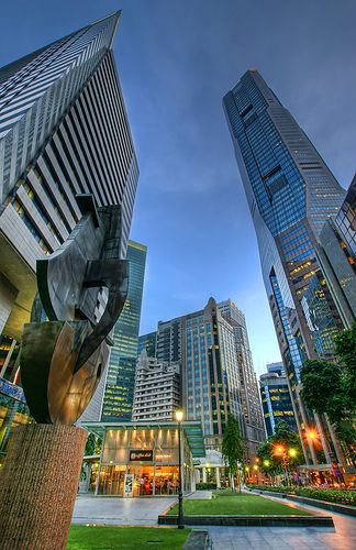 Central Business District in Raffles Place ~ Singapore Best Places In Singapore, Singapore Things To Do, Landscape Space, Singapore Attractions, Singapore Architecture, Downtown Buildings, Singapore City, Dream Trips, Crazy Rich