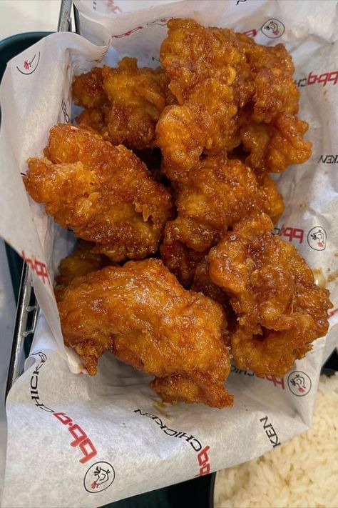 Chicken Aesthetic, Korean Fried Chicken, Food Crush, Food Babe, Food Therapy, Yummy Comfort Food, Buffet Food, Food Places, Food Goals