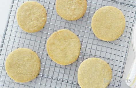 Soft centers, crisp edges, and easy to cut out! Cookies Without Baking Powder, Cookies Without Baking Soda, Cookie Recipe Without Baking Soda, Ultimate Sugar Cookie Recipe, Cut Out Cookie, No Bake Sugar Cookies, Perfect Sugar Cookies, Gluten Free Sugar Cookies, Make Cookies