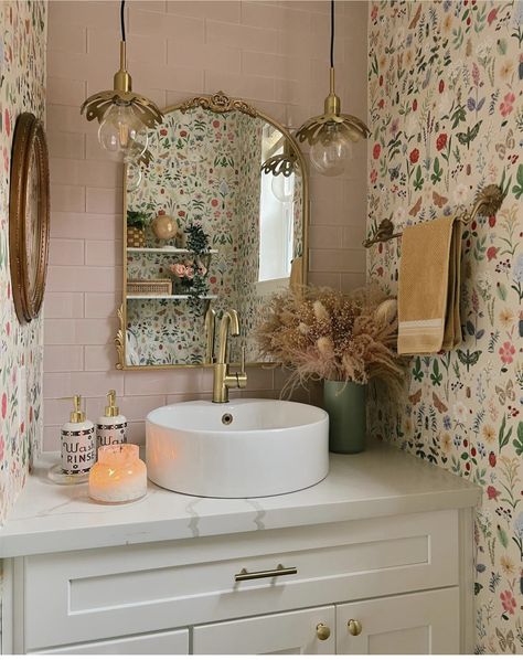 Floral Bathroom, Barbie Dream House, Bathroom Wallpaper, Future Apartment, Dream House Interior, Bathroom Inspo, Dream Apartment, Pretty House, Room Inspiration Bedroom