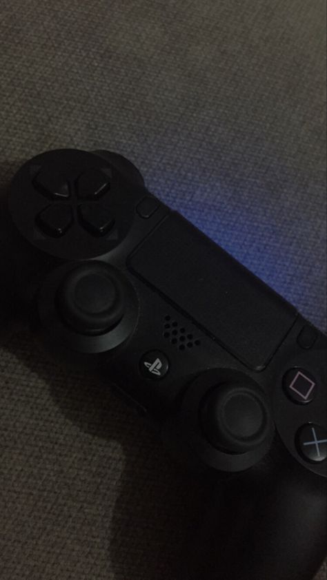 Dark Gaming Aethstetic, Ps4 Controller Aesthetic, Gaming Controller Aesthetic, Playing Ps4 Aesthetic, Ps4 Aesthetic, Cool Ps4 Controllers, Aesthetic Games, Vision Bored, Games Ps4