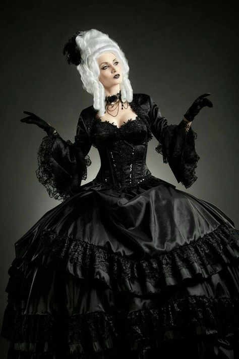 Dark Queen Dress, Victorian Goth Fashion, Victorian Ball Dress, Rococo Gown, Gothic Victorian Dresses, Halloween Costumes 2022, Rococo Dress, Victorian Gown, Queen Dresses