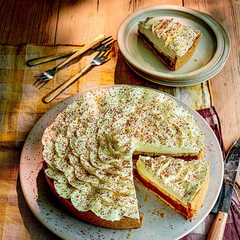 Paul Hollywood’s Banoffee Pie - The Great British Bake Off Paul Hollywood Banoffee Pie, Paul Hollywood Custard Tart, Banoffee Pie Paul Hollywood, Great British Bake Off Recipes, Paul Hollywood Recipes, Banoffee Cake, British Baking Show Recipes, Banoffee Pie Recipe, British Bake Off Recipes