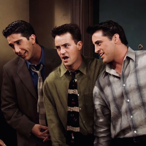 Friends Series Aesthetic, Famous Trios, Friends Widget, Joey Chandler Ross, Chandler Joey, 6 Friends, Friends The Show, Friends Serie, Chandler Friends