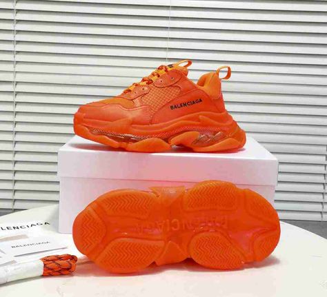 Balenciaga Triple S Clear Sole, Balenciaga Shoes Sneakers, Swag Girl Style, Balenciaga Shoes, Girl Swag, Balenciaga Triple S, Best Sneakers, Nike Huarache, Shoes Online