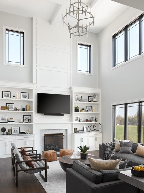 family room - two story ceilings, built ins, modern design Interior Design Country, High Ceiling Living Room, Built In Shelves Living Room, Modern Family Rooms, Living Room Built Ins, Fireplace Built Ins, Fireplace Remodel, Home Fireplace, Built In Cabinets