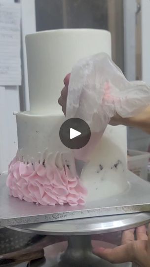 Ballerina Theme Cake, Xv Cakes Ideas, Diy Princess Cake, Cake 13th Birthday, Disney Princess Cake Ideas, Princess Cake Design, Princess Cake Ideas, Princess Themed Cake, Buttercream Ruffle Cake