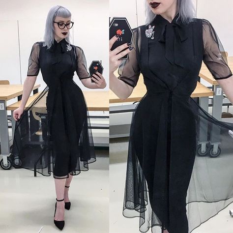 Professional Goth Work Outfits, Everyday Goth Outfits, Work Outfits Men, Goth Work Outfits, Goth Librarian, Professional Goth, Outfit Ideas Everyday, Dark Beauty Fashion, Everyday Goth