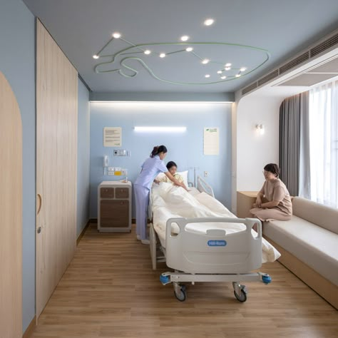 Integrated Field decorates children's hospital with slides and a pool Hospital Room Aesthetic, Aesthetic Kids, Healthcare Interior Design, Bahasa Jepun, Hospital Architecture, Children Hospital, Hospital Interior, Four Rooms, Hospital Room