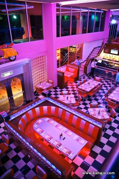 Retro Buildings Aesthetic, Retro American Aesthetic, 90s Diner Aesthetic, 50s Diner Aesthetic, 80s Diner, Diner Aesthetic, 1950s Diner, 50s Diner, Vintage Diner