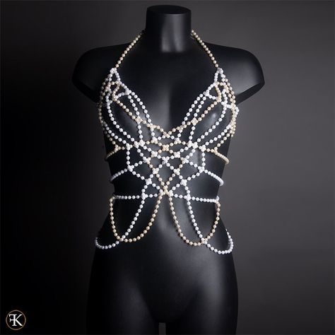 White Harness Pearls Top - Unique Creation! Size: XS to M (2 to 6), chest: cup A to D. Unique creation! Materials & colors: White pearls. Handmade pearls garment by Fred Kyrel. Easy to put on. Adjustable at the back like a corset. Several possibilities of personalization thanks to the lengths of pearls. Comfortable and easy to wear for your parties and events! No seams or glue! Hand cleaning. Delivery by registered Colissimo in International. Pearl Harness, White Harness, Hand Cleaning, Pearl Top, Rich Fashion, Mood Clothes, Burning Man Outfits, Cup A, Concert Fits