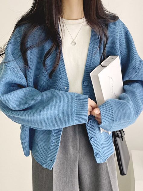 Cardigan Outfit Korean, Minimal Winter Outfit, Sweater Outfits Korean, Blue Cardigan Outfit, Minimal Style Outfits, Sweater Cardigan Outfit, Outfit Cardigan, Drop Shoulder Cardigan, Button Front Cardigan