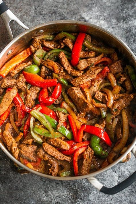 These super simple Venison Fajitas will be a staple in your house. The easy cilantro lime marinade makes for a healthy & flavorful meal! Venison Fajitas, Venison Marinade, Cilantro Lime Marinade, Hunting Food, Flank Steak Fajitas, Lime Marinade, Venison Backstrap, Pan Steak, Venison Steak