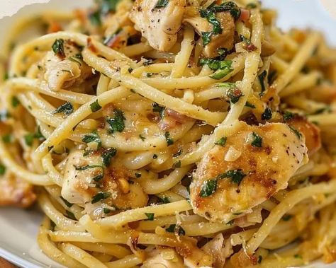 Chicken And Spaghetti Casserole, Monterrey Spaghetti, Spaghetti With Chicken Recipes, Spaghetti Recipes Chicken, Chicken With Spaghetti Noodles, Chicken Spaghetti Casserole Recipes, Supper Ideas Chicken, Chicken And Spaghetti Recipes, Spaghetti Dinner Ideas