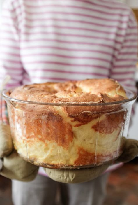 Souffle Recipes Dinner, Egg And Cheese Souflee, Souffle Recipes Easy, Cheese Souffle Recipes, Cheese Soufflé, Cheese Souffle, Souffle Recipes, Savoury Baking, Cannoli