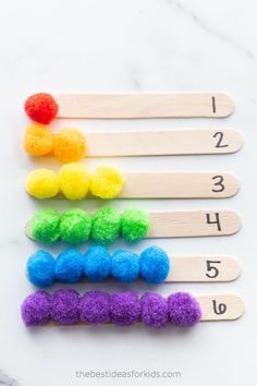 Pom Pom Math Activities, Counting With Popsicle Sticks, Preschool Activities With Numbers, Pom Pom Counting Activity, Counting For Preschool, Preschool Counting Crafts, Kg Class Activity Ideas, All About Me Math Activities Toddlers, Class 1 Activities