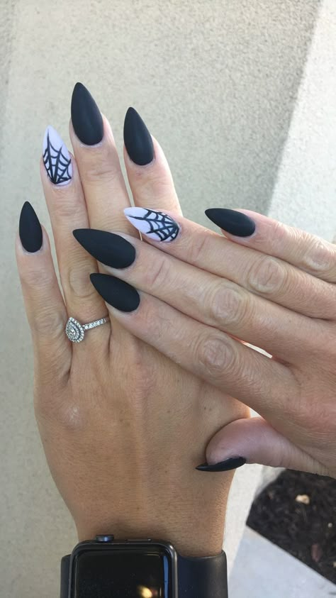 Black Oval Halloween Nails, Short Almond Nails Spider Web, Matte Spider Web Nails, Black Almond Halloween Nails, Matte Halloween Nails Short, Black Halloween Dip Nails, Classy Black Halloween Nails, Halloween Nails Almond Shape Black, Black Matte Nails With Design Halloween