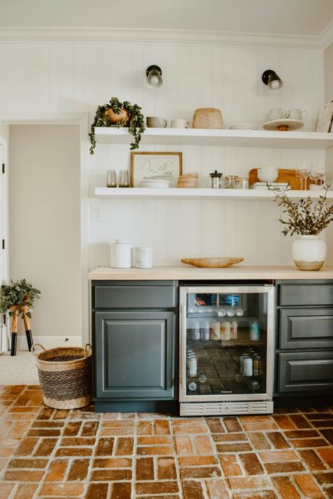 Diy Dry Bar, Dining Room Shelving, Diy Floating Shelves, Stock Cabinets, Built In Cabinet, Dry Bars, Dry Bar, Floating Shelves Diy, Up House