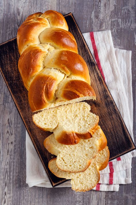 Pull Apart French Toast, Sourdough Challah Recipe, Sourdough Challah, Sugar Donuts Recipe, Paul Hollywood Recipes, Challah Bread Recipe, Brioche Bread Recipe, Challah Bread Recipes, Cross Buns Recipe