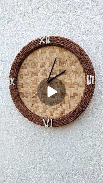 Diy Wall Clock Ideas, Craft From Waste Material, Waste Material, Empty Jar, Diy Wall Clock, Diy Clock, Creative Crafts, Decor Project, Let Me Know