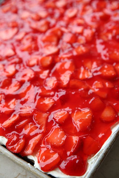 Homemade Danish, White Sheet Cakes, Fruit Glaze, Raspberry Recipes Dessert, Danish Dessert, Strawberry Sheet Cakes, Pie Fillings, Dessert Pie Recipes, Fresh Strawberry Recipes