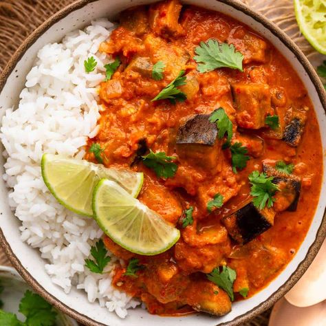 Thai Red Curry Vegetables, Thai Red Curry Eggplant, Eggplant Coconut Curry, Tofu Veggie Stir Fry, Panang Curry Paste, Sri Lankan Eggplant Curry, Thai Eggplant, Healthy Eggplant, Eggplant Curry