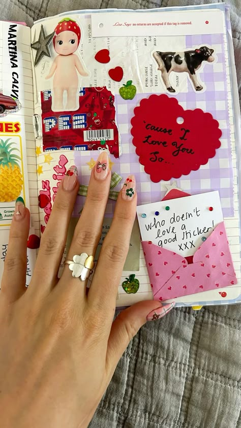 Scrapbook nail art Clean Girl Journal, Journal Types, Junk Journaling Ideas, Journal Scrapbook Ideas, Everything Journal, Scrapbook Journal Ideas, Journal Decor, Journal Spread Ideas, Scrap Journal