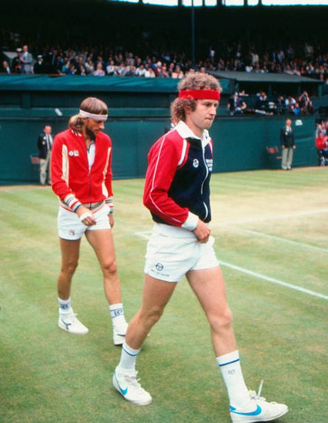 Bjorn Borg and John McEnroe, dressed for the Wimbledon finals in 1981. 80s Sports Fashion, Mode Tennis, 80s Sports, Tennis Outfits, John Mcenroe, Wimbledon Tennis, Tennis Legends, Tennis Outfit, Tennis Gear