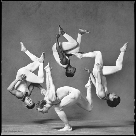 ANDREW PACHO, FLIPPER HOPE, HARRISON BEAL, CHRIS HARRISON, ANTIGRAVITY DANCE COMPANY, Shot for Raymond Weil Watches I had some of my favorite gymnasts doing somersaults in a circular formation to evoke the internal workings of a watch. The maneuver was not especially difficult for such talented performers: the challenge was in coordinating the timing of each gymnast and the height of each somersault so that they would form a circle in the air. Lois Greenfield, Dance Movement, Dance Company, Light Year, Types Of Photography, Dance Photos, Foto Art, Dance Photography, Pose Reference