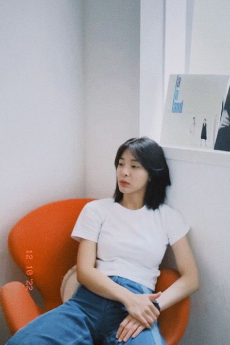 Seol In-ah • #SeolInah | #설인아 Seol In Ah Outfit, Seorina Hairstyles, Seol Inah Short Hair, Seol In Ah Wallpapers, Seol In Ah Short Hair, Seo In Ah, Twinkling Watermelon, Watermelon Shorts, Edgy Woman