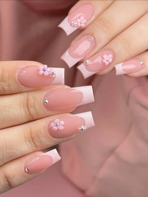 Quinceanera Nails Pink Simple, Acrylic Nail Lengths, Acrylic Nail Square, Acrylic French Tip Nails Design, French Tip Acrylic Nails Designs, Acrylic Nail Designs White, French Tips Nails With Design, Nails Rhinestones Design, Nails With Flower Charms