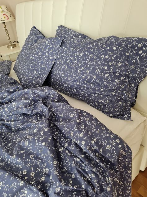 Navy blue Shabby chic bedding.small rose Floral Duvet cover pillowcases Queen. oversize duvet cover Super King 120x120 120x98 Nurdanceyiz Navy Blue And White Duvet Cover, Navy Floral Bedding, Blue Flower Duvet Cover, Navy Bed Sheets, Dark Blue Bedding Aesthetic, Navy And White Bedding, Blue Floral Bedding, Navy Blue Bed, Navy Blue Duvet Cover