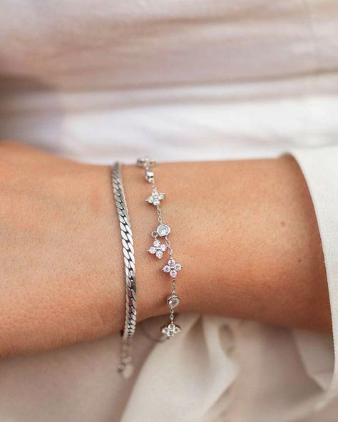 Silver Prom Jewelry, Simple Silver Jewelry, Silver Bracelets For Women, Woven Bracelet, Prom Jewelry, Dope Jewelry, Jewelry Lookbook, Stacked Jewelry, Hand Jewelry