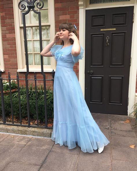 Emily🐝 on Instagram: ““My name is Wendy. Wendy Moira Angela Darling” • • • #dapperday #wendydarling #peterpan” Mrs Darling Costume, Wendy Darling Makeup, Wendy Darling Halloween Costume, Peter Pan And Wendy Costume, Wendy Darling Costume, Wendy Darling Inspired Dress, Wendy Costume Peter Pan, Wendy Darling Inspired Outfits, Wendy Halloween Costume