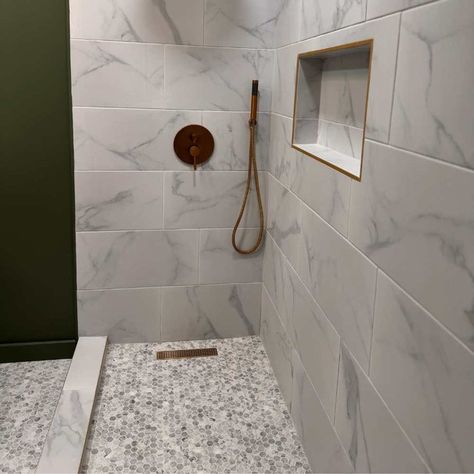 Light Grey Bathrooms, Marble Shower Tile, Cream Bathroom, Grey Bathroom Tiles, Shower Wall Tile, Master Shower, Bathroom Trends, Wall And Floor Tiles, Mosaic Wall