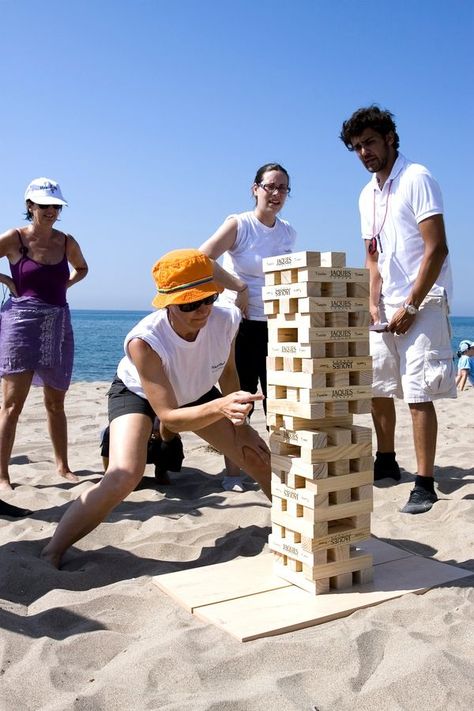 Beach Games Wedding, Beach Activation Ideas, Beach Party Activities For Adults, Beach Theme Party Games, Beach Games For Adults Activities, Beach Activities Aesthetic, Beach Party Ideas For Adults, Outdoor Event Ideas, Beach Games For Adults