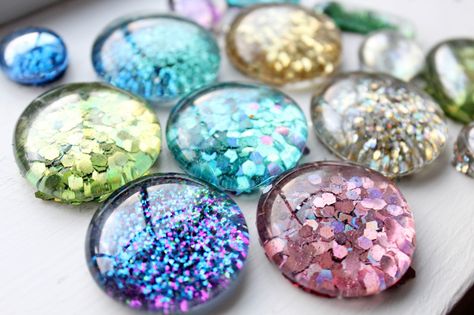 Glitter Magnets, Pastel Cupcakes, Diy Glitter, Navidad Diy, 15 Diy, Glitter Diy, Cool Ideas, Kid Crafts, Dollar Store Crafts