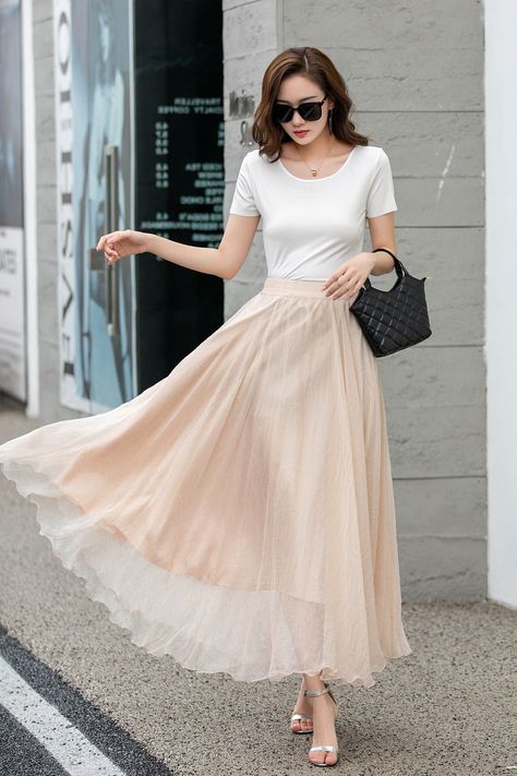 Silk Circle Skirt, Flowy Dance Outfit, Long Chiffon Skirt Outfit, Float Skirt Outfits, Crystal Ninjago, Casual Skirt Outfits Summer, White Flowy Skirt Outfit, Chiffon Skirt Outfit, Flowy Skirt Outfit