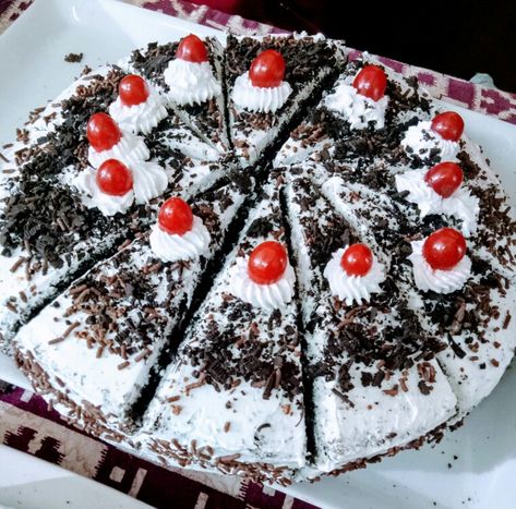 Black Forest Pastry, Black Forest, Noodles, Pastry, Cooking Recipes, Forest, Cake, Quick Saves, Black