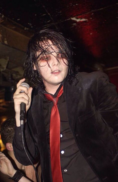 Revenge Era, Gerald Way, Emo Men, Ray Toro, Emo Aesthetic, I Love Mcr, Mikey Way, Frank Iero, Emo Boy