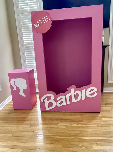 Barbie Life Size Box Diy, How To Make A Barbie Box Photo Booth, Life Size Barbie Box Diy, Diy Barbie Box Photo Booths, Barbie Box Photo Booth, Backdrop Business, Candy Box Diy, Barbie Bday, Barbie Decorations