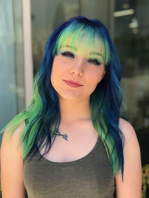 Unquie Hair Color, Rainbow Wolfcut, Vivid Shag Hair, Bright Colored Hair Ideas, Crazy Hair Dye Ideas, Weird Hair Colors, Creative Hair Color Short, Crazy Hair Dye, Creative Hair Dye