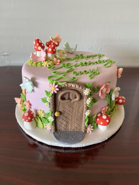 Fairy Garden Birthday Cake, Forest Theme Cakes, Fairy House Cake, Garden Birthday Cake, Fairy Garden Birthday, Fairy Garden Cake, Fairy Birthday Cake, Sweet Sixteen Birthday Party Ideas, Garden Cake