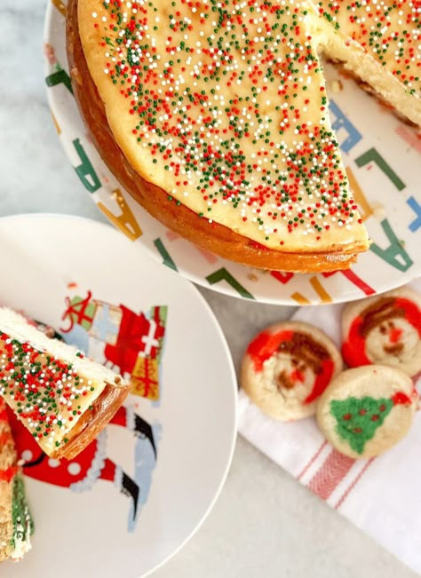 Simple Christmas Sugar Cookie Cheesecake - The Southerly Magnolia Easy Christmas Cheesecake, Pillsbury Christmas Cookies, Christmas Cookie Dough, Christmas Cheesecake Recipes, Sugar Cookie Cheesecake, Pillsbury Sugar Cookies, Cookie Cheesecake, Christmas Sugar Cookie, Christmas Cheesecake